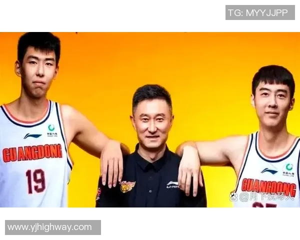 赛后分析:上海篮球队与深圳篮球队的战术对决与关键策略探讨 赛后分析:上海篮球队与深圳篮球队的战术对决与关键策略探讨